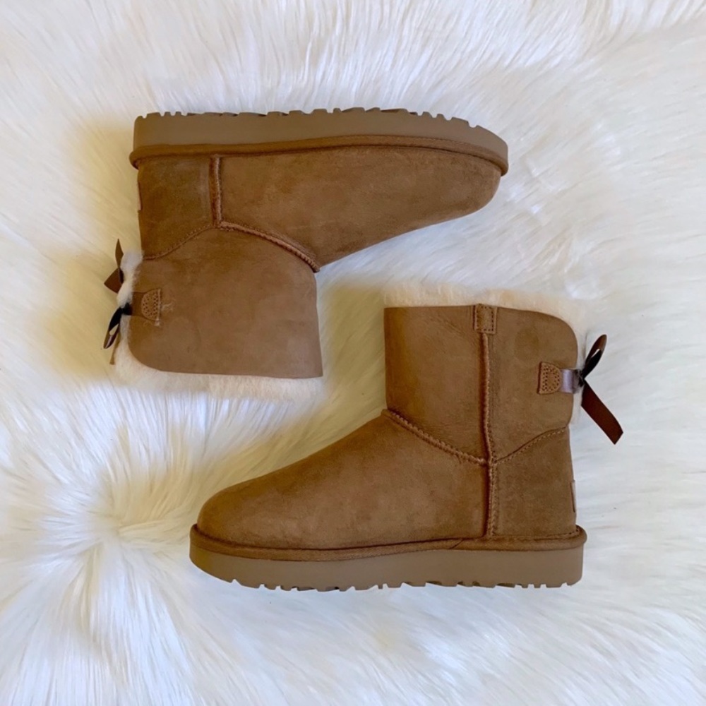 UGG Chestnut Mini Bailey Bow II Boots - Picture 5 of 7